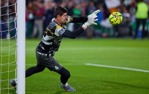 betvictor伟德(中国)唯一官方网站-库尔图瓦取得西甲第150场零封，共出战332场比赛+零封场次超45%