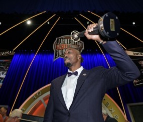 霍华德：我可能进不了75大 但我现在是名人堂成员